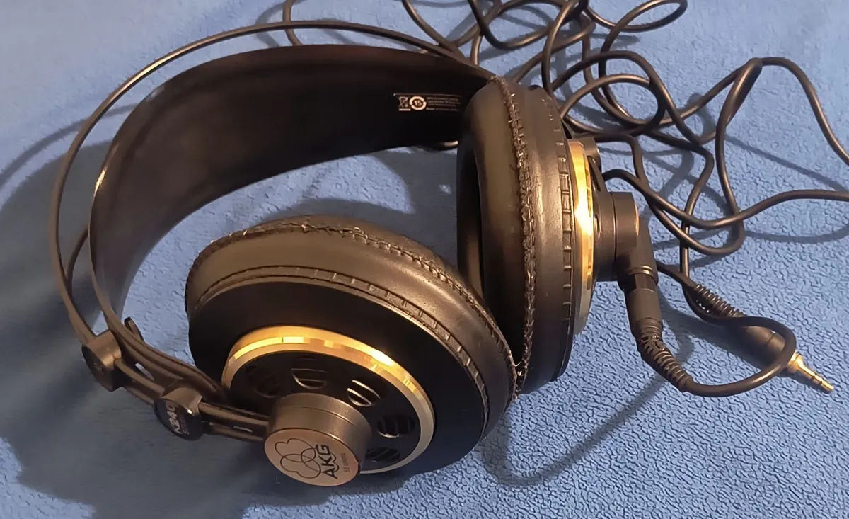 AKG K-240 Studio headphones - Image 4