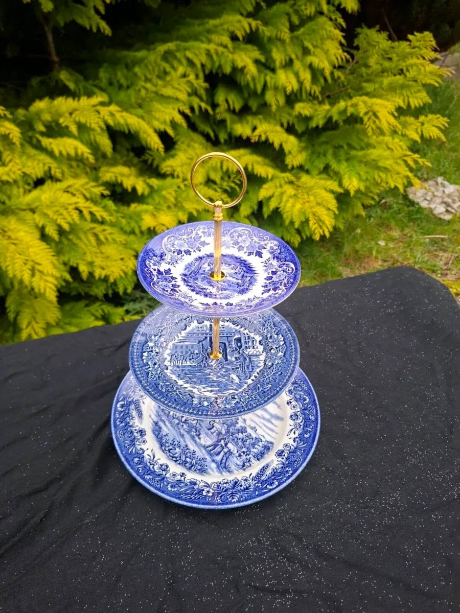 Blue Cake Stand
