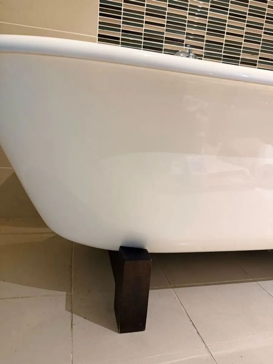Modern Freestanding Bath - Image 4