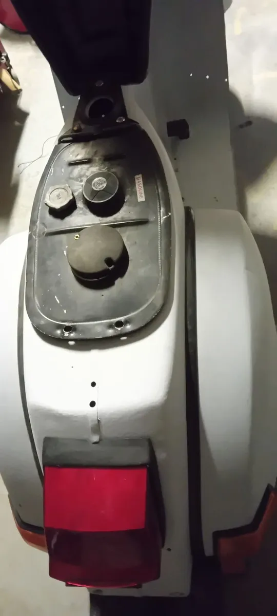 Breaking Vespa PX Scooters - Image 4
