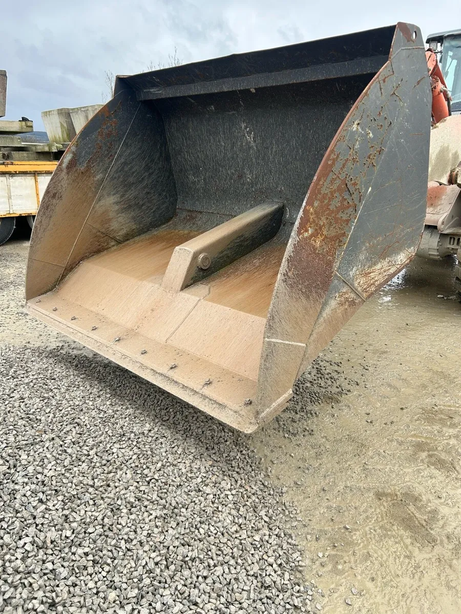 Hi-Tip Bucket - Image 1