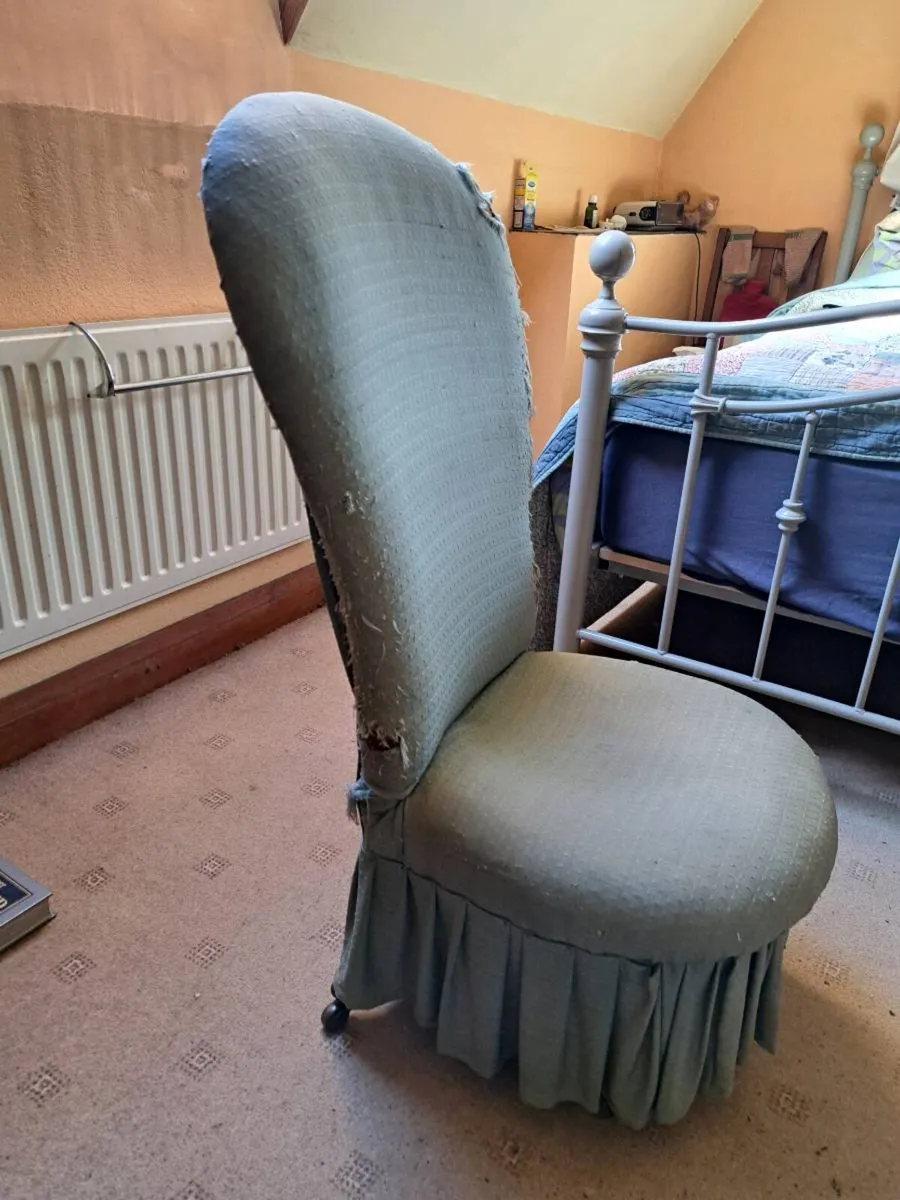 Victoria Nursing Chair - Image 2