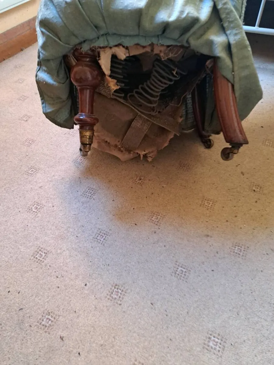 Victoria Nursing Chair - Image 4