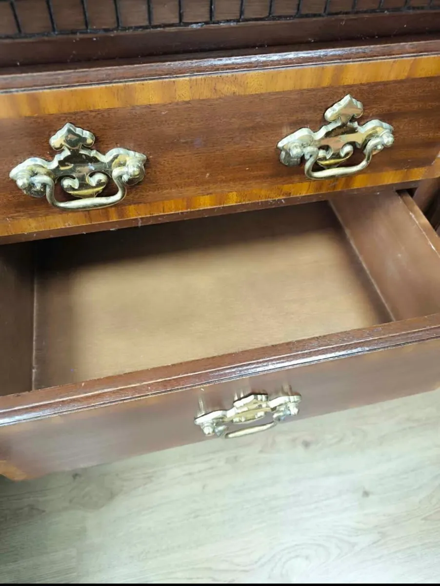 Beautiful vintage solid wood sideboard - Image 2