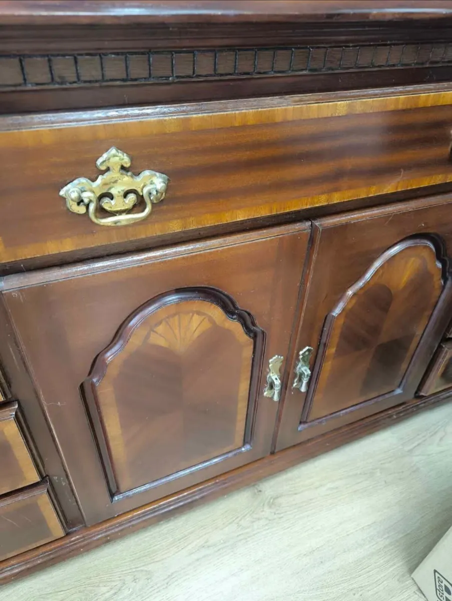 Beautiful vintage solid wood sideboard - Image 3