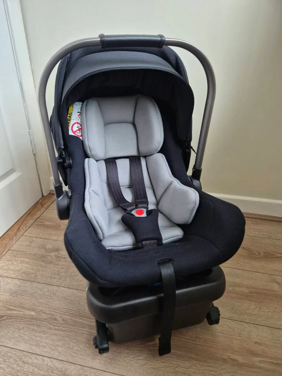 Nuna baby car seat - Image 2