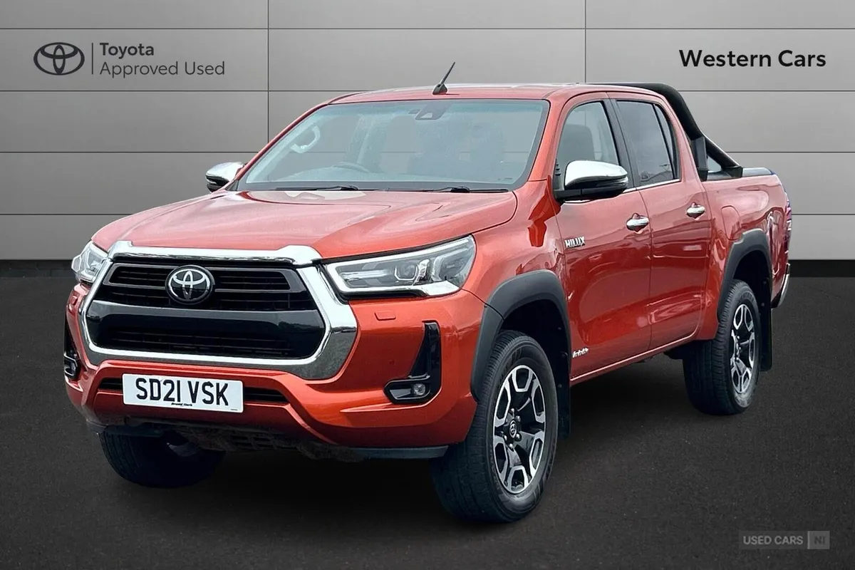 Toyota Hilux 2.8 D-4D Invincible Auto 4WD Euro 6 ( - Image 3
