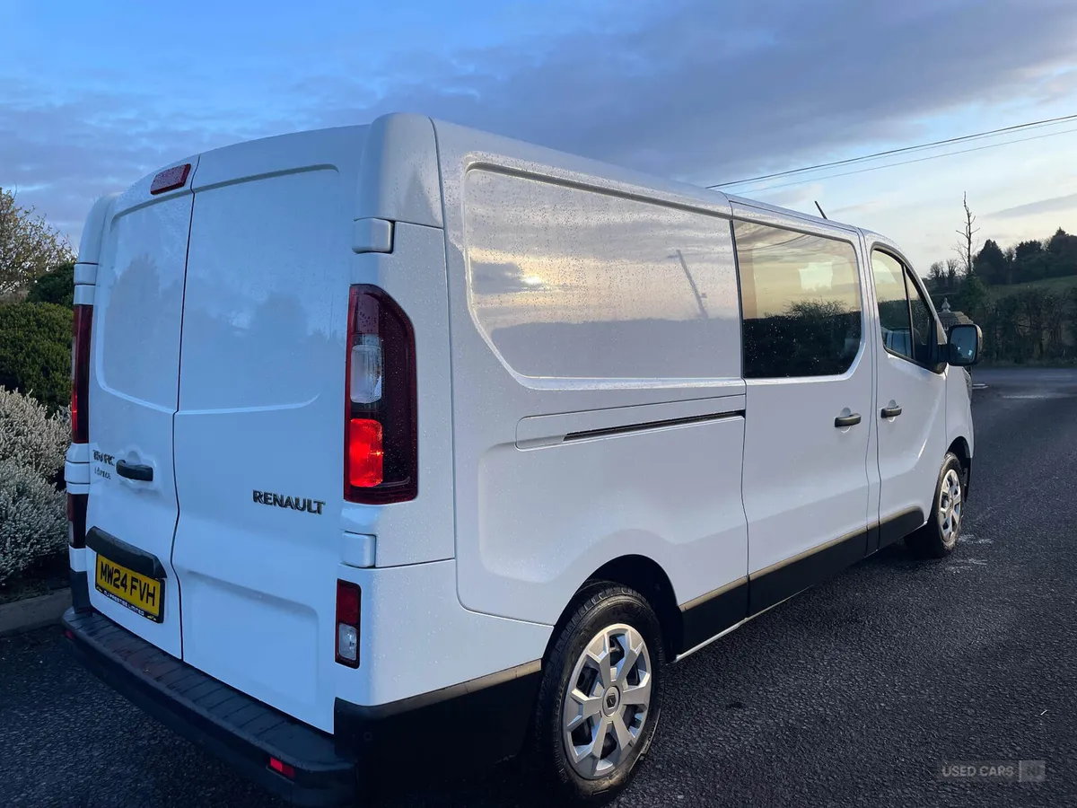 Renault Trafic LWB DIESEL - Image 2