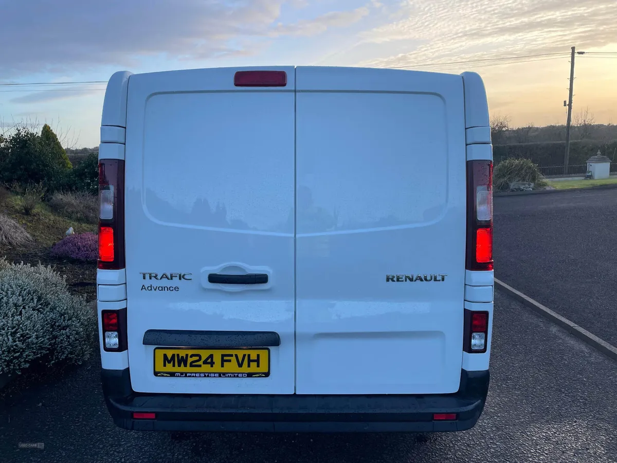 Renault Trafic LWB DIESEL - Image 3