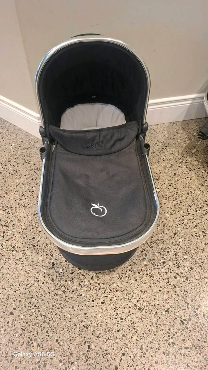 I Candy Peach pram and  convertor seat - Image 3