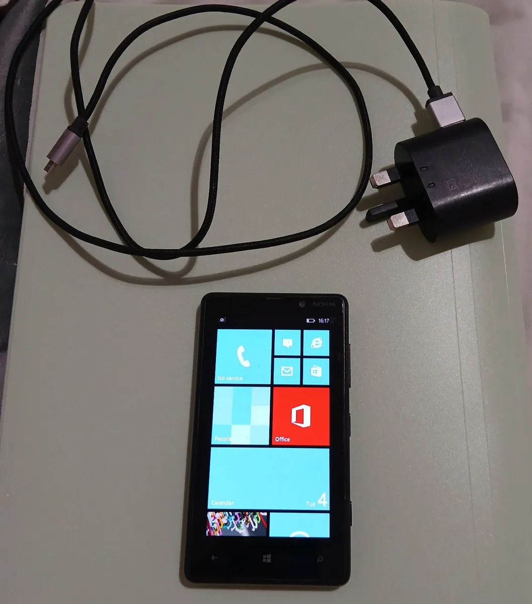 Nokia Lumia 820 Windows Phone - Image 4
