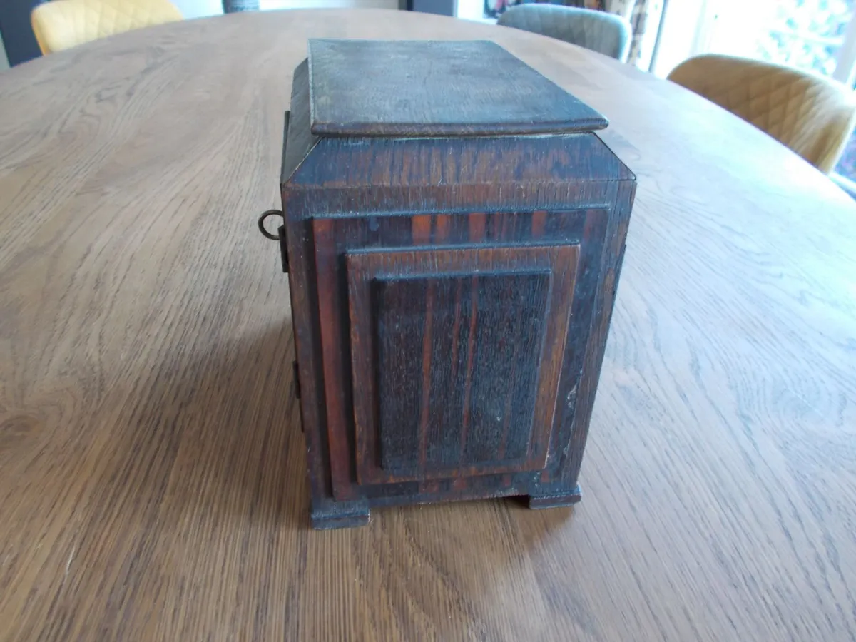 Old Mantle Piece Clock - Image 3