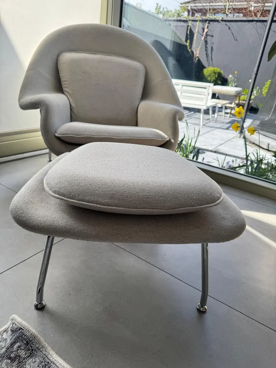 Saarinen-Style Womb Chair & Ottoman - Image 3