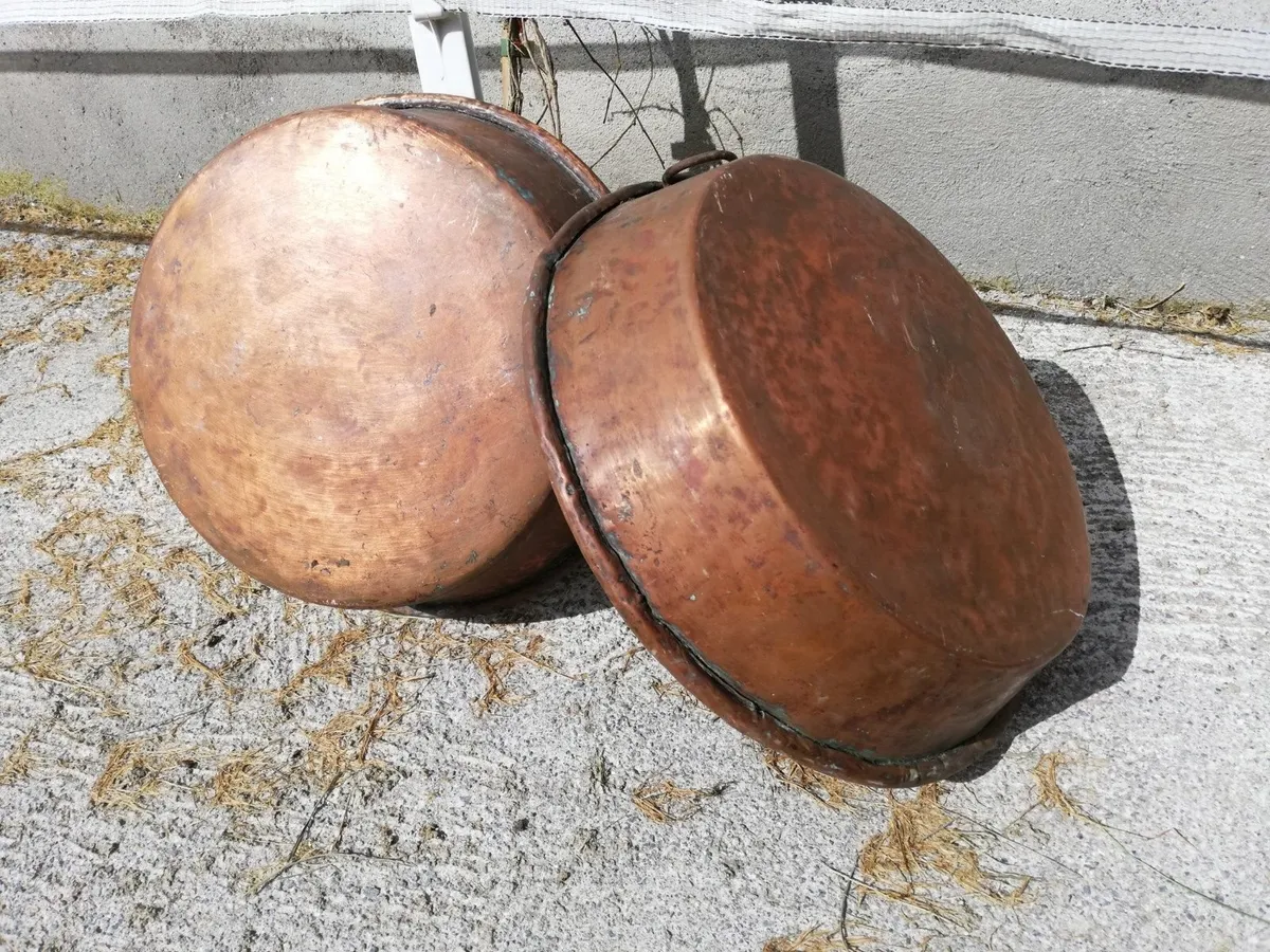 Antique  Copper Cauldron Pot Bucket Flowers vase - Image 1