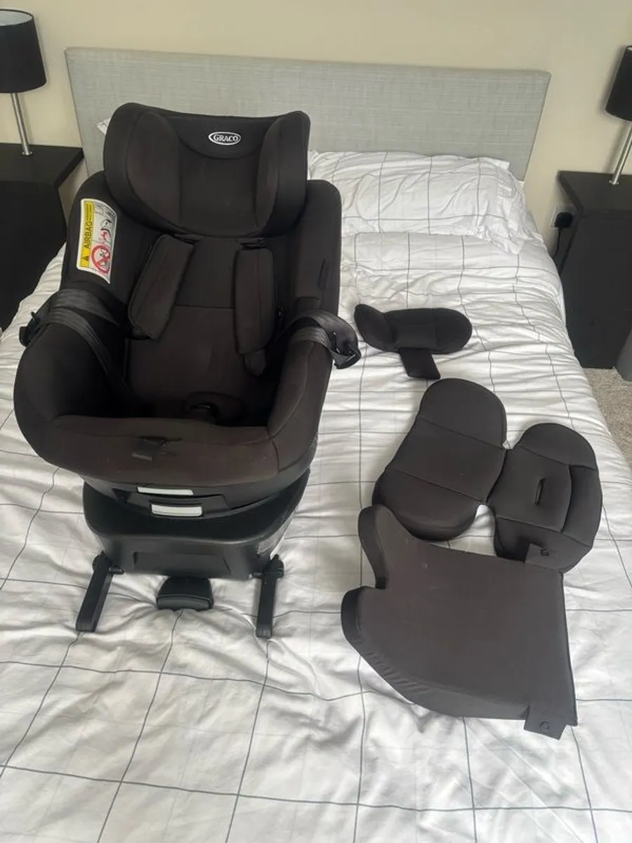 Graco 360 seat with inserts - Image 1