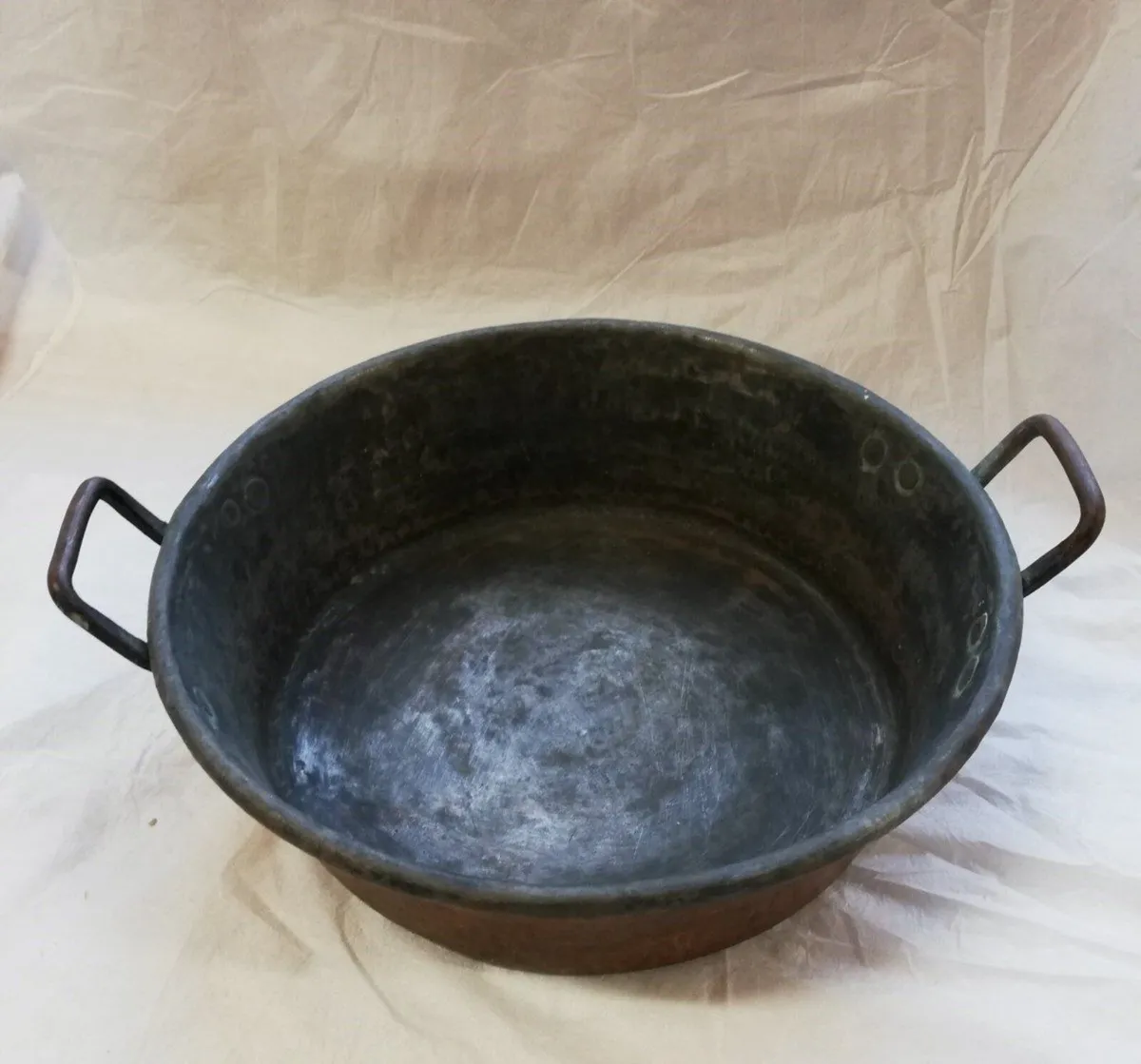 Antique  Copper Cauldron Pot Bucket Flowers vase - Image 2