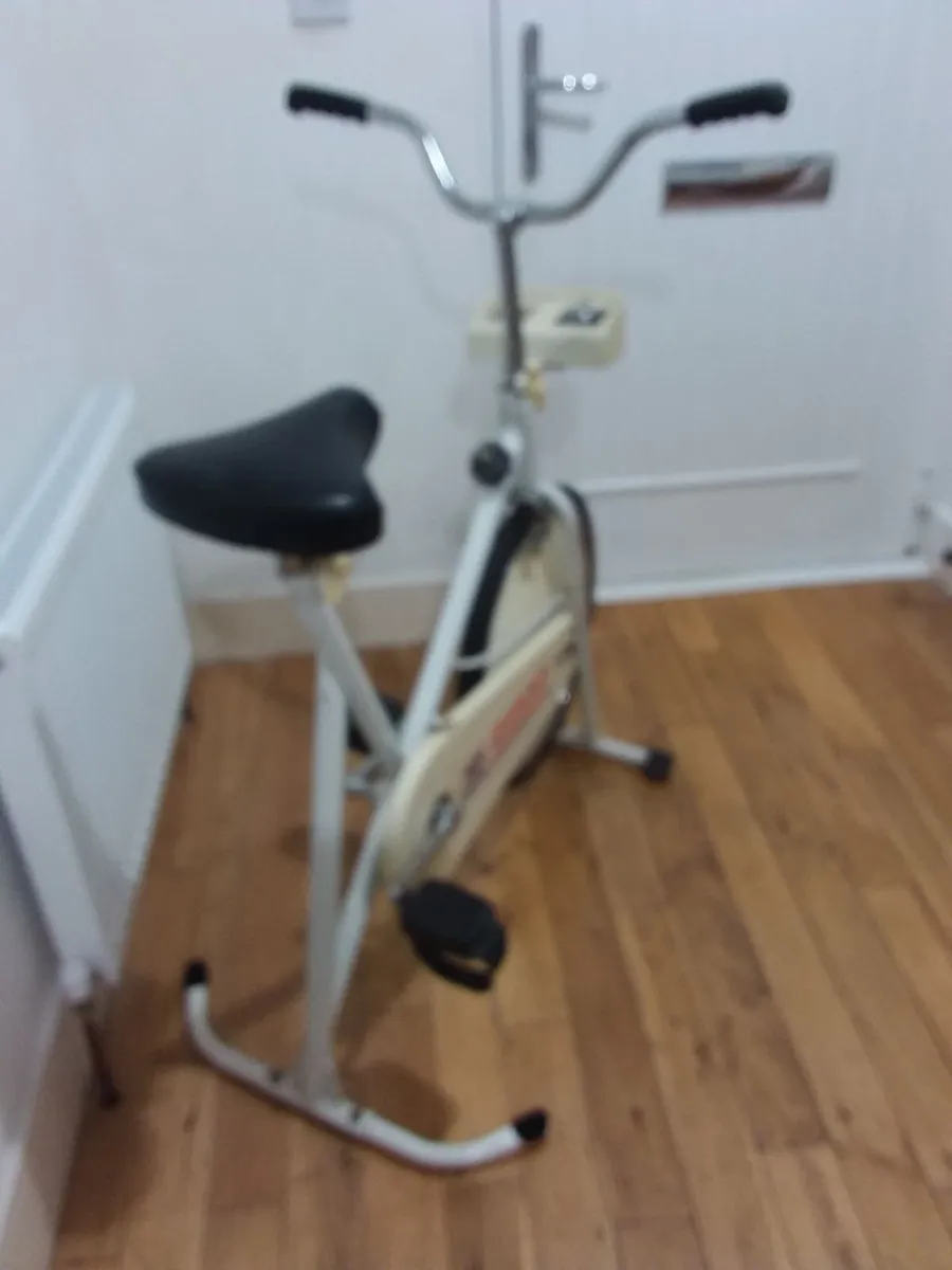 VINTAGE STATIONARY EXERCISE NIKE - Image 2