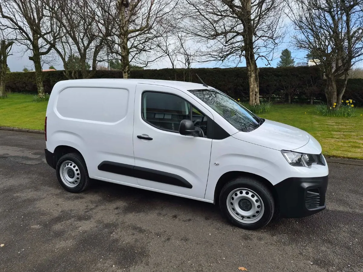 2023 Peugeot Partner 1.5 HDI Professionl Prem+ - Image 1