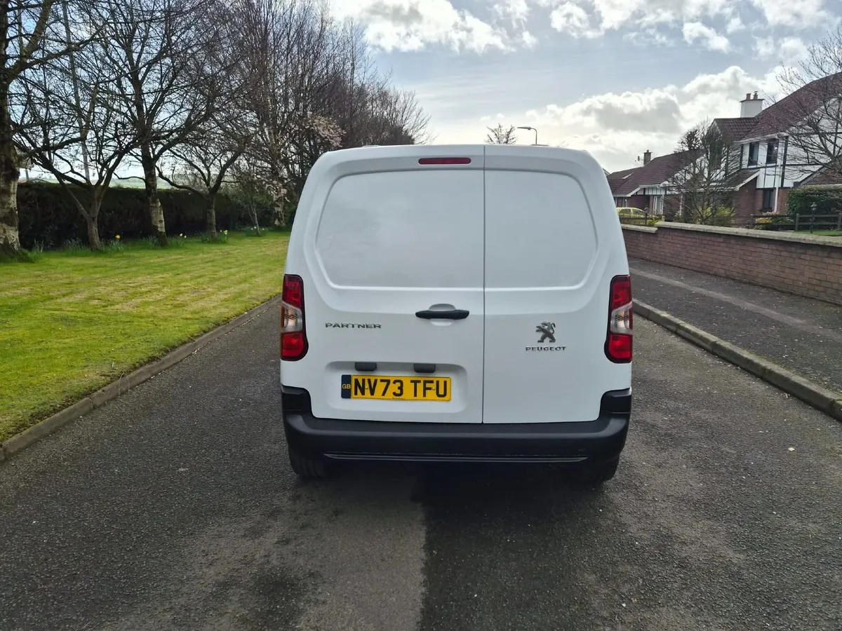 2023 Peugeot Partner 1.5 HDI Professionl Prem+ - Image 3
