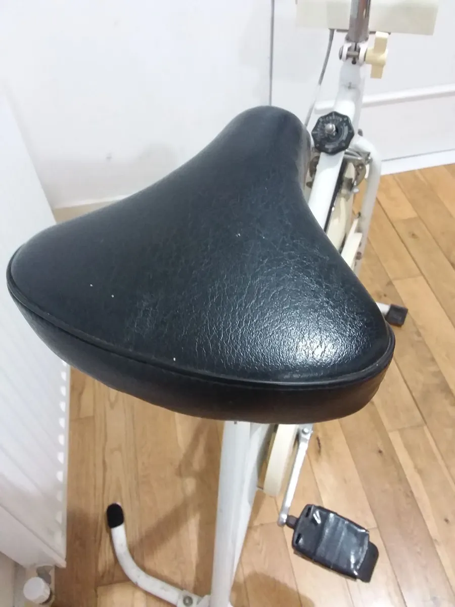 VINTAGE STATIONARY EXERCISE NIKE - Image 4