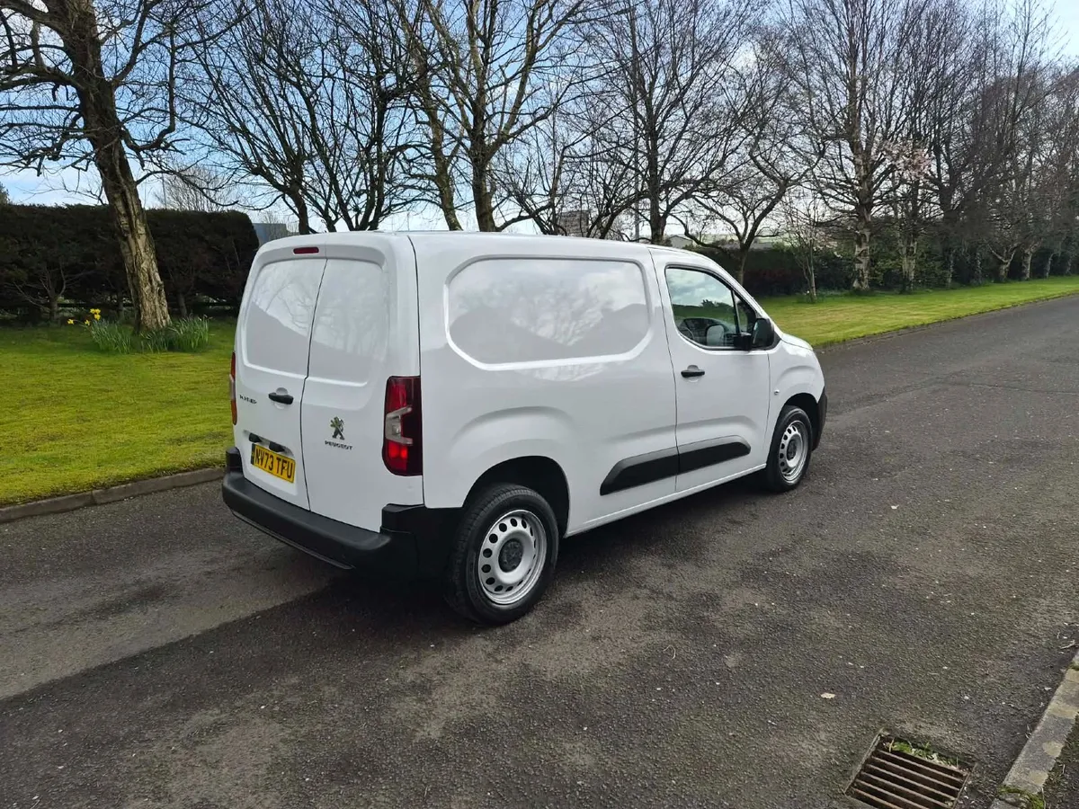 2023 Peugeot Partner 1.5 HDI Professionl Prem+ - Image 4