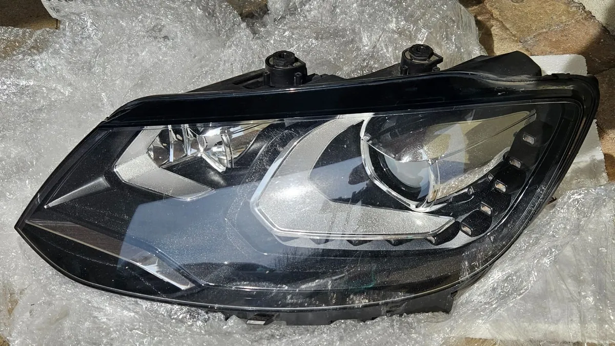 VW Sharan headlight 7N2941751B passenger side - Image 4