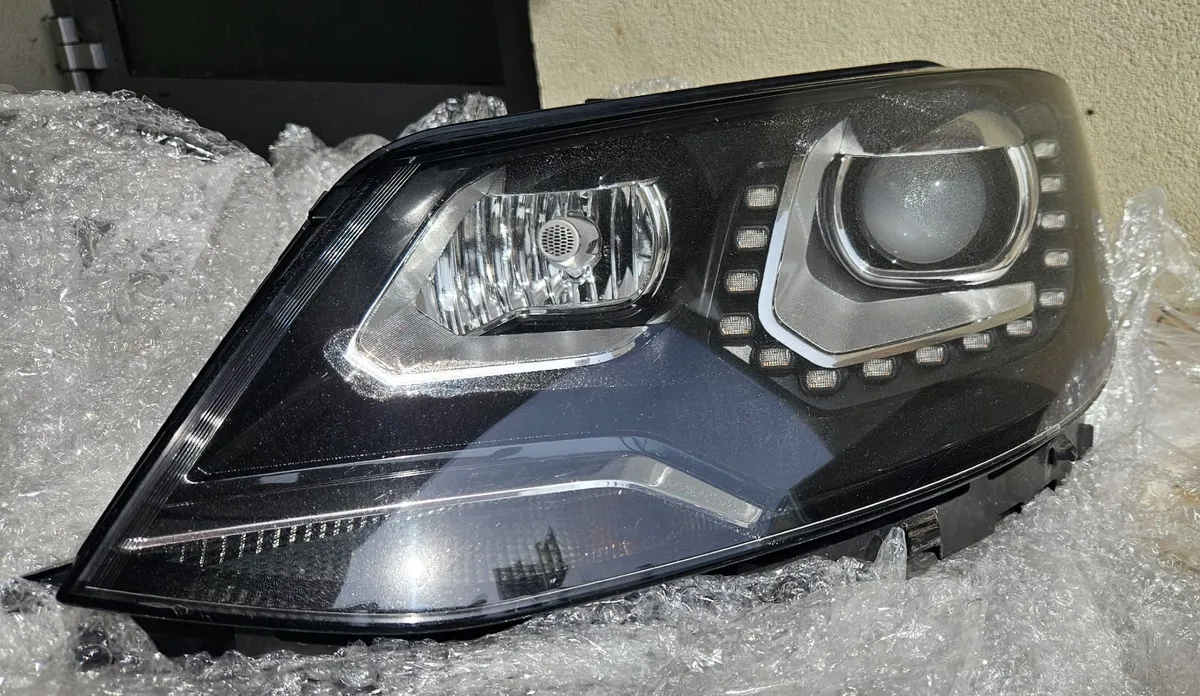 VW Sharan headlight 7N2941751B passenger side - Image 1