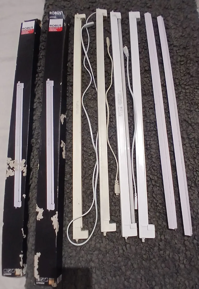 Light fittings - Image 1