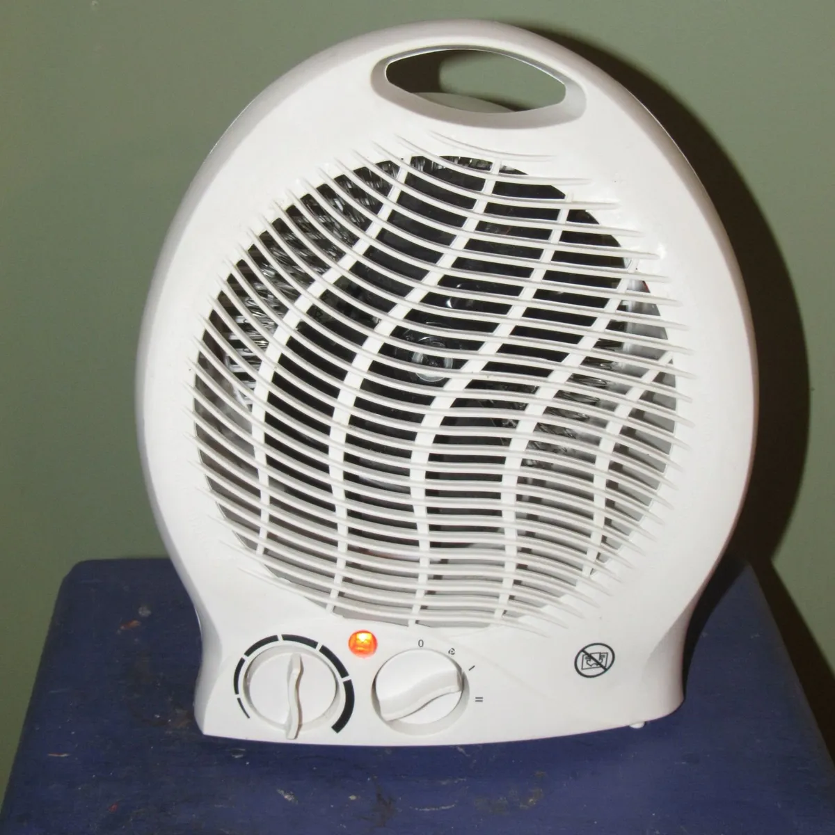 Electric Fan Heater – Compact  Excellent Condition