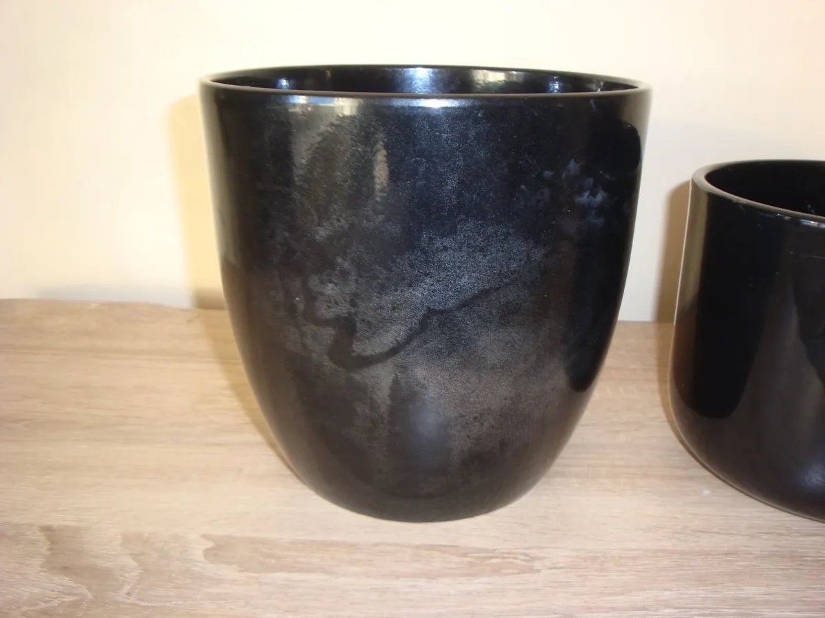 MOVINIG SOON TWO black ceramic flower pots - Image 2