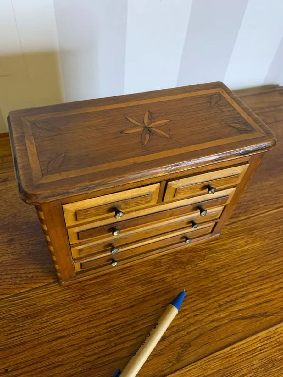 A fabulous Victorian miniature inlaid apprentice piece. - Image 1