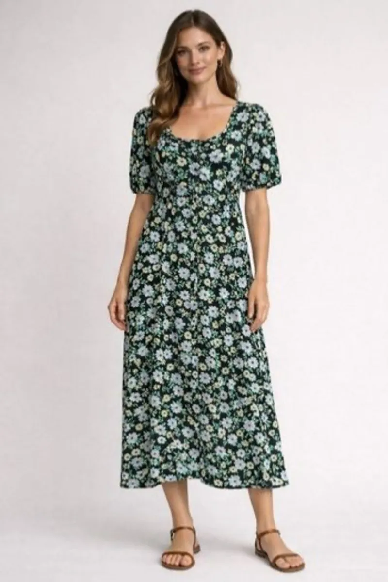 BRAND NEW Ladies Floral Dress: Size 10