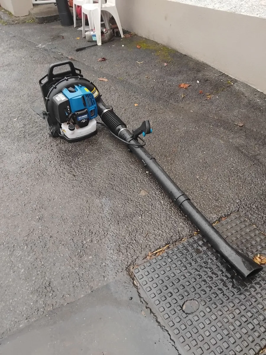 New Hyundai leaf blower petŕol running💯 - Image 1