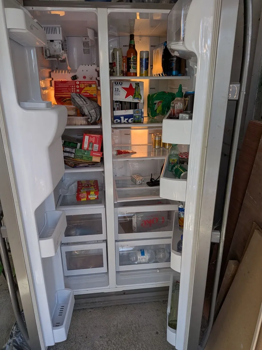 Samsung American Fridge Freezer (RS21DCNS) – FREE - Image 2