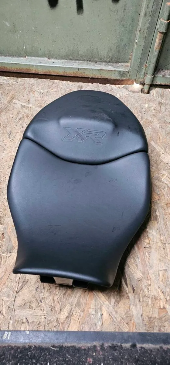 Bmw s1000xr low seat - Image 1