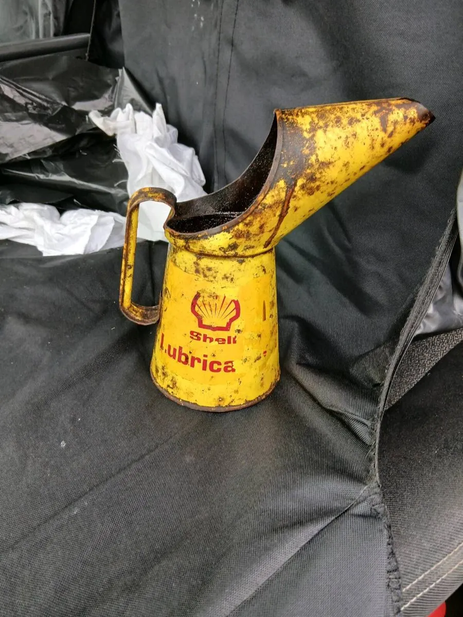 Two vintage oil jugs - Image 1