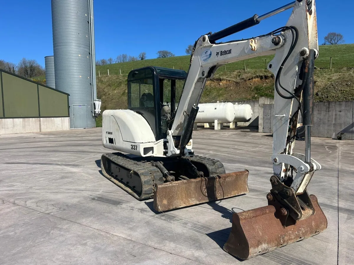 kubota 337 ( 5 ton machine) - Image 2