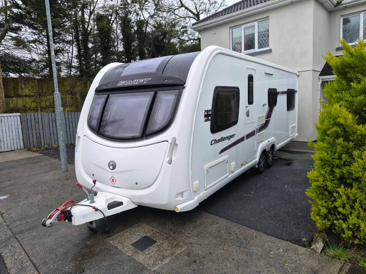 Swift Challenger 625 (6berth fixed bed layout) - Image 1