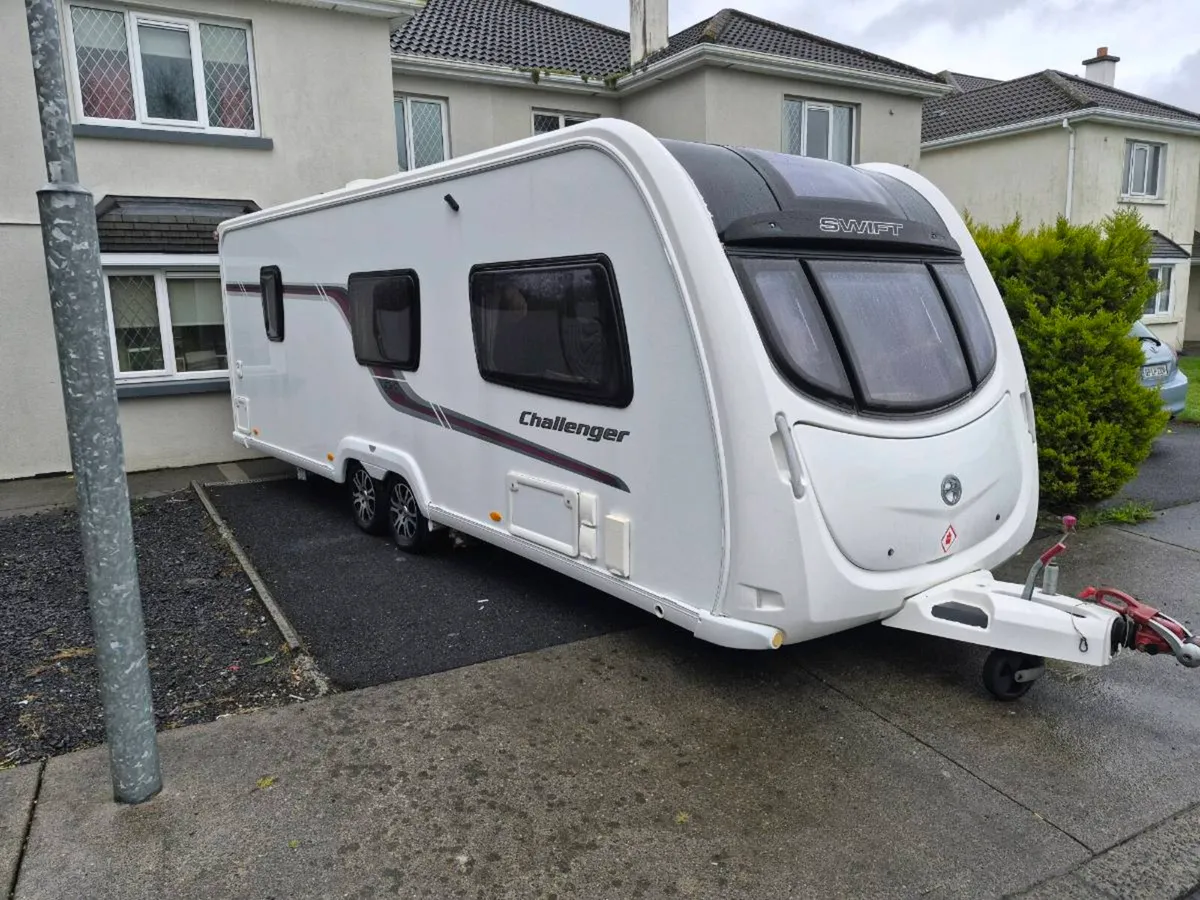 Swift Challenger 625 (6berth fixed bed layout) - Image 2