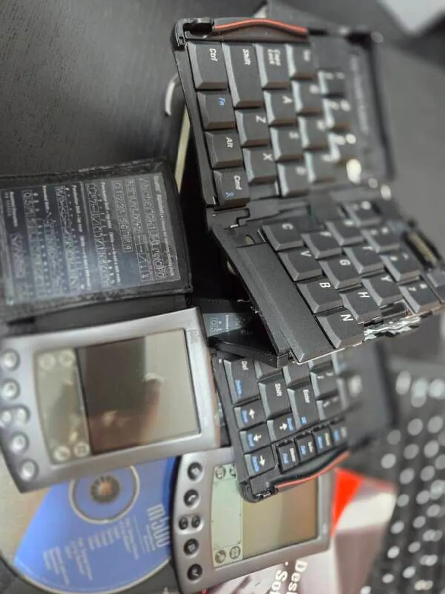 Palm Pilot M505 M500 with chargers and fold up keyboard - Image 1