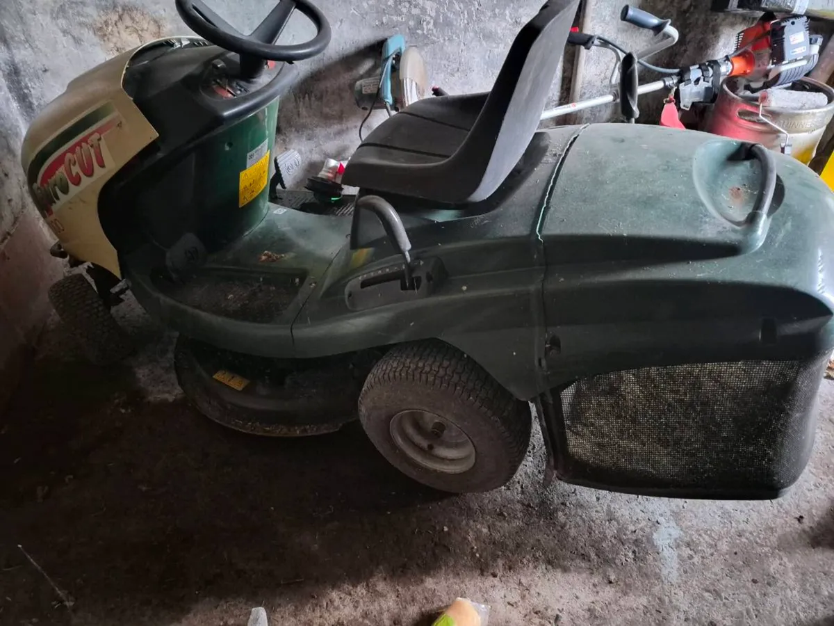 Ride in lawnmower mower - Image 1