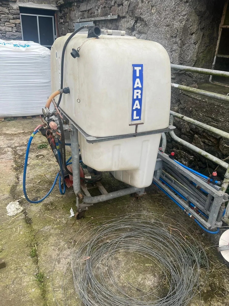 Sprayer meal feeder bale spike - Image 1