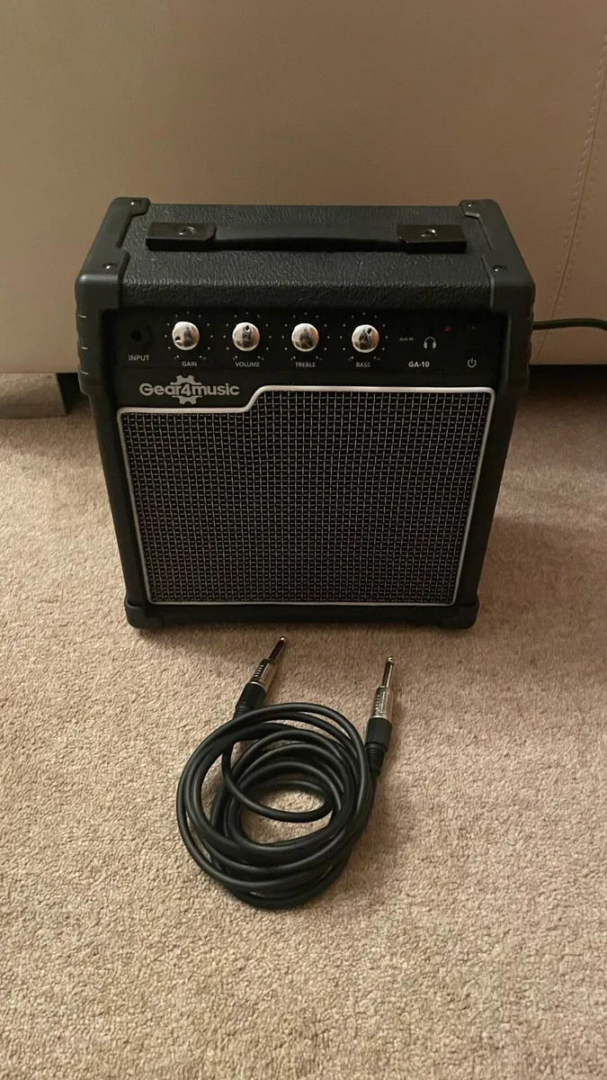 Gear4music guitar amp - Image 1