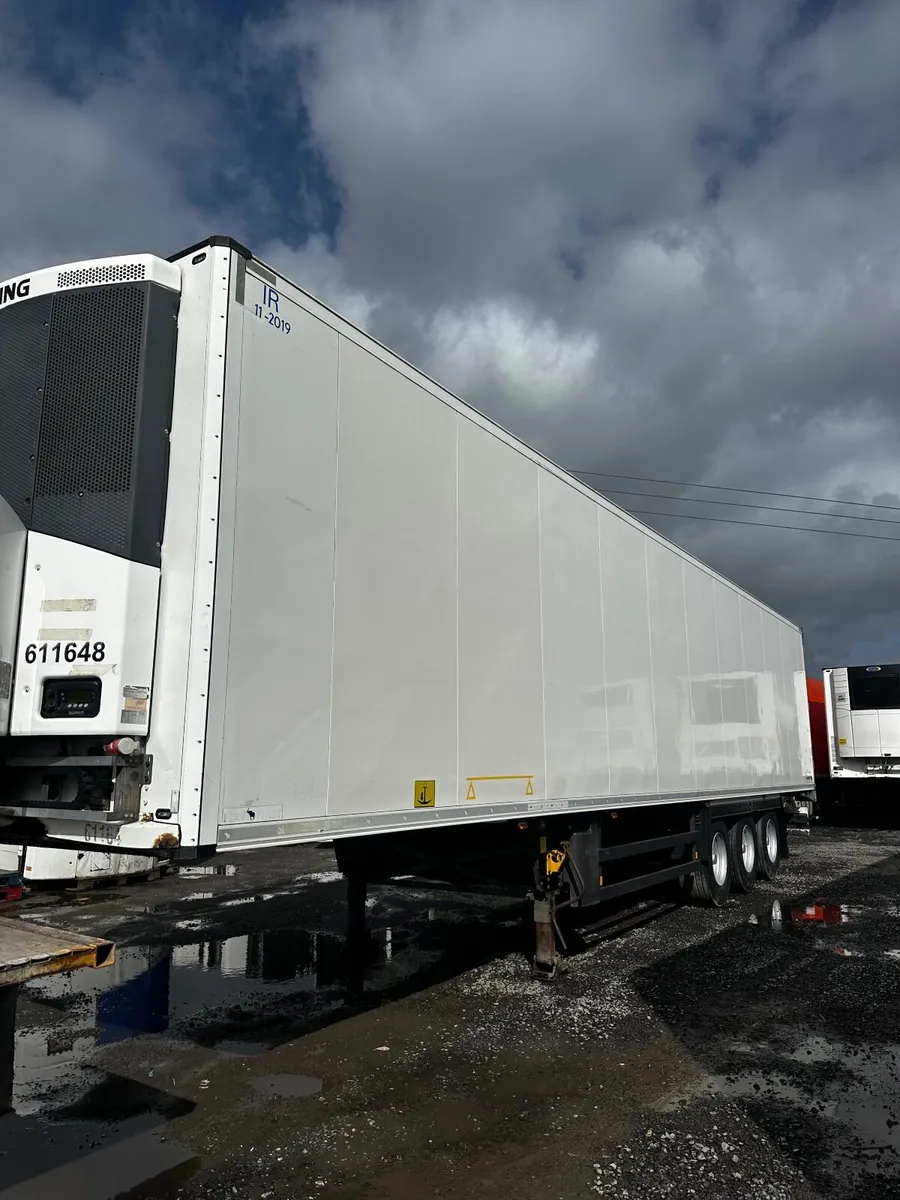 Schmitz fridge trailer - Image 4