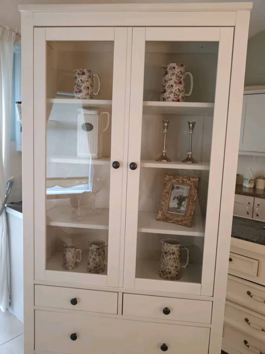 Kitchen cabinet - Image 1