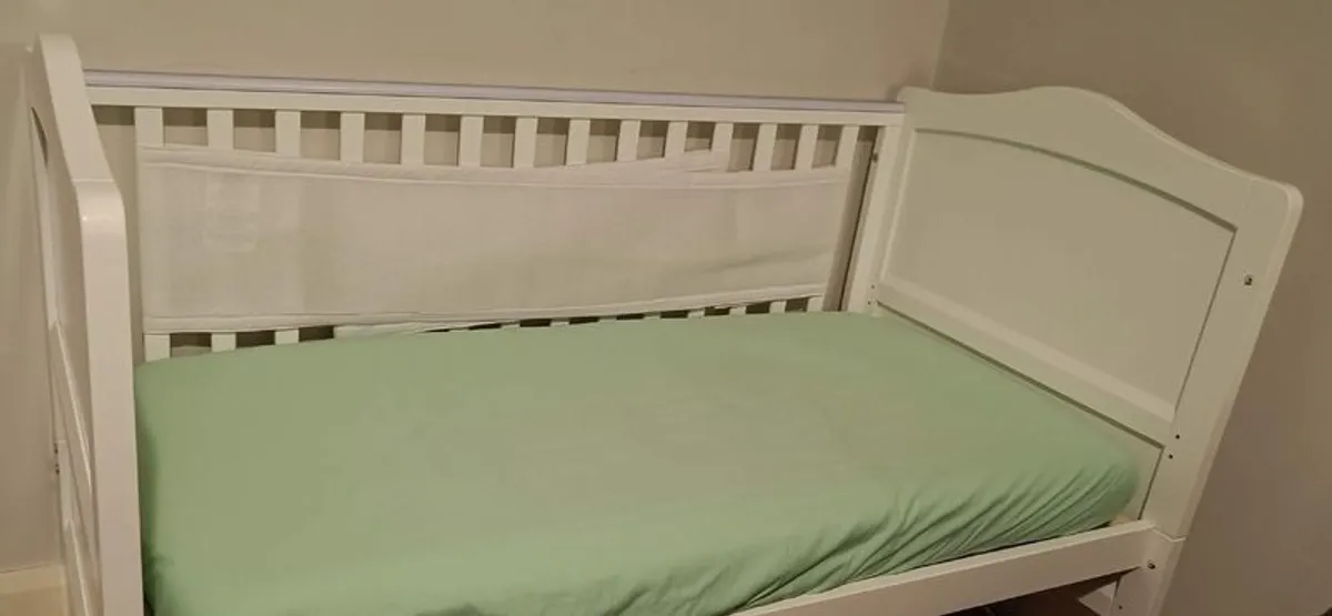 Cot mamas & papas - Image 4