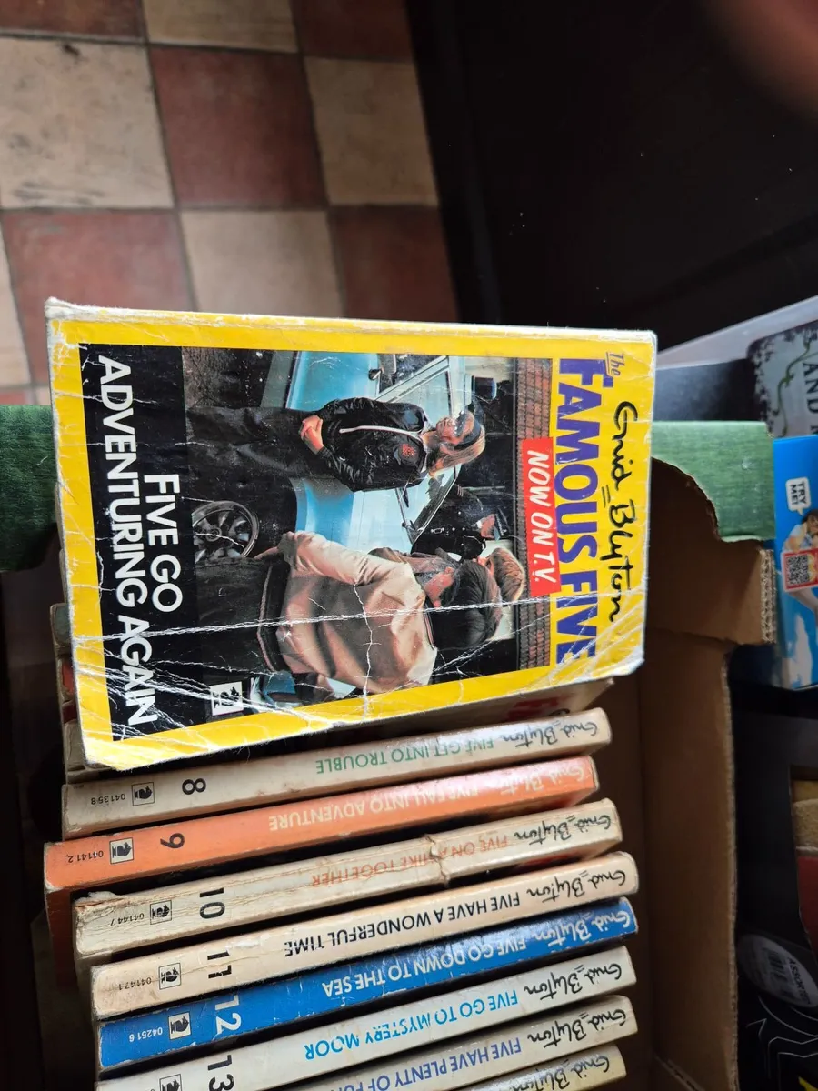 Original famous five books - Image 2