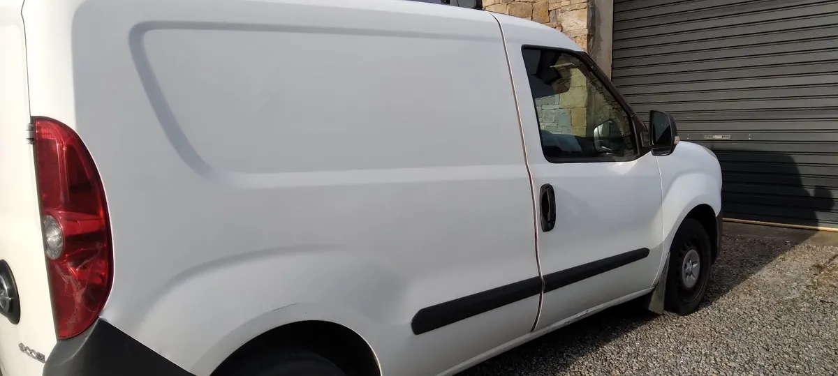 Opel Combo 2012 - Image 2