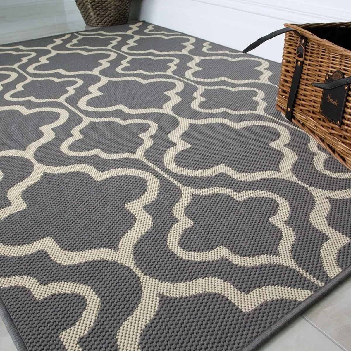 Large Grey Trellis Outdoor Garden Rug Waterproof - Image 3