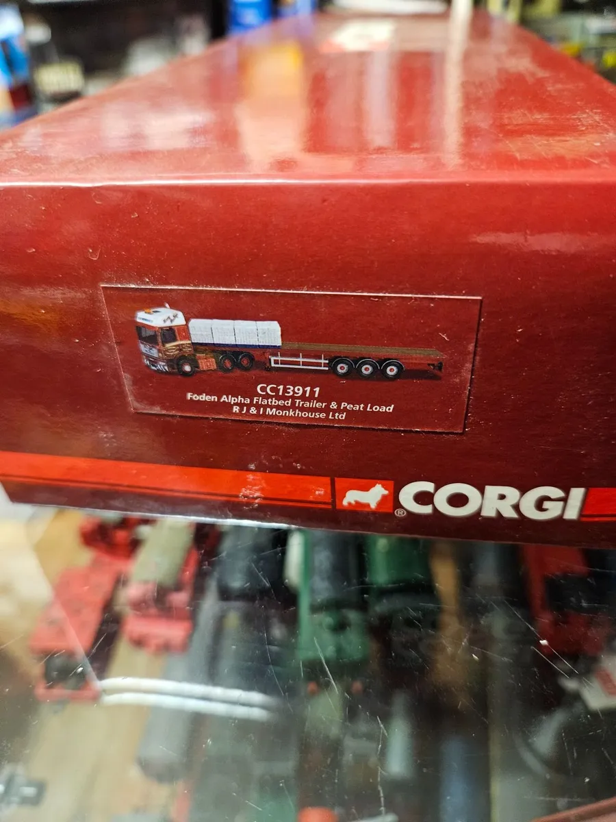 Corgi Foden Tractor Unit and Trailer 1.50 - Image 2